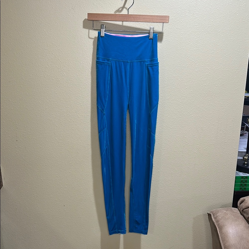 Lilly Pulitzer size XXS Luxletic Weekender High-Rise Velvet Leggings - Picture 2 of 11